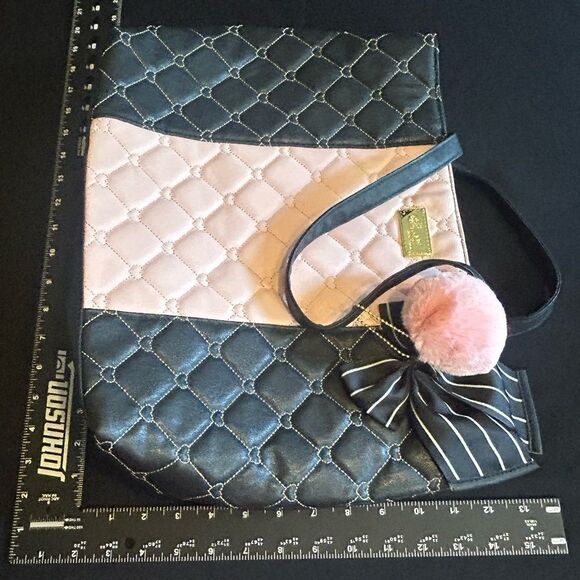 Betsey Johnson Elegant Black and Pink Quilted Tote Bag Excellent Condition - Picture 9 of 11